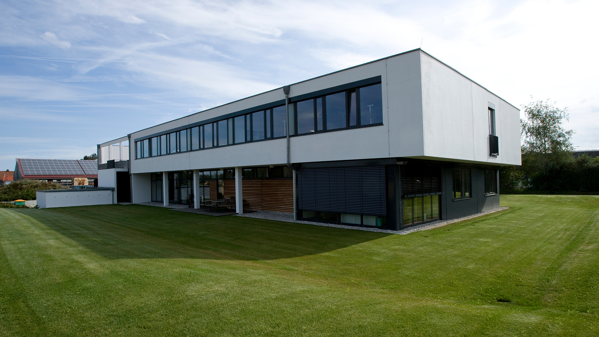 Broschüre, drucken, Webseite, gestalten, Ästhetik, Weiß, schlicht, clean, Erscheinungsbild,  Kontrast, stylisch, Bildwahl, Überzeugung, Corprate Design, Edel, Responsive, Webseite, Zuhause, Branchenerfahrung, B2B, B2C, häufig, Frage, Antwort, umfangreich, Branchenerfahrung, Anspruchsvoll, mehr, Bekanntheit, besser,  Einzeln, Gruppe, Sache, fest, Vorstellung, Image, Charakter, Persönlichkeit, Abbild, Bezeichnung, Beziehung, Abbildung, wiedererkennbar, Gegenstand, natürlich, Ursprung, künstlich, geschaffen, Philosophie, Lehre, Erkennen, Wissen, Prinzipienlehre, Methodenlehre, Einzelwissenschaft, Rahmen, Ansehen, Heute, Logik, Ethik, Wissenschaftstheorie, Begriff, Abbildrelation, Verhältnis, Steigerung, Umsatz, Kernziel, Strategieentwicklung, Digital, klassisch, langjährig, Know-How, Bild, miteinander, ganzheitlich, Ergebnis, verwirklichen, Begleitung, Beratung, final, Maßnahme, Vision, erschaffen,  Beweglichkeit, zeugend, regsam, wendig, Geschäftsmann, Ähnlich, betriebsam, beweglich, energiegeladen, geschäftig, geschickt, gewandt