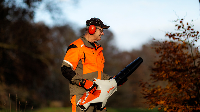 stellen, Topfpflanze, zurückschneiden, besser, schrittweise, länger, Zeitraum, Jung, jährlich, alt, Wasser, ablauf, Topf, Wasserabzugsloch, Drainageschicht, Samen, legen, entfernen, vertrocknet, überkreuzend, Trieb, überwintert, Sommer, gepflegt, genießen, Februar, Hell, auslichten, Dunkel, Mai, Eisheiligen, anpflanzen, Kopfsalat, Pflücksalat, Erbsen, Radieschen, Zwiebeln, Kräuter, Petersilie, Schnittlauch, Dill, Standortvorliebe, gedeihen, gießen, Wetter, Entwicklung, Winterruhe, wachsen, Blätter, Gehölz, Stauden, Wachstum, verdunsten, trocken, wässern, Immergrün, Winter, regnet, Witterung, Zeitpunkt, zeitig, Neuaustrieb, durchstartet, Gräser, Chinaschilf, Miscanthus, Rutenhirsen, Panicum, Schutz, Spätfrost, Garantie, privat, Anwender, sicherstellen, Investition, Motorgerät, außergewöhnlich, 5-Jahres-Garantie, Zeichen, Vertrauen, Langlebigkeit, leistungsstark, beste, Markt, gewerblich, entscheidend, Bedeutung, Anforderung, 2-Jahres-Garantie, professionell, Einsatz, spiegelt, Robustheit, konzentieren